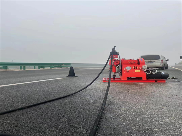 杜尔伯特马路路基路面开裂下沉注浆加固灌浆